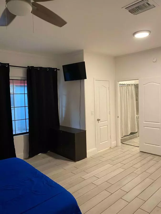 W Osborn Rd photo 4