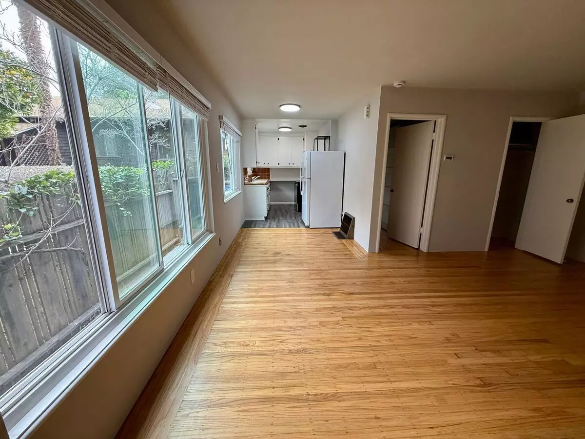 150 Monticello Ave photo 2