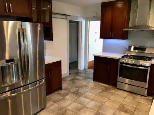 1560 Grand Ave photo 2