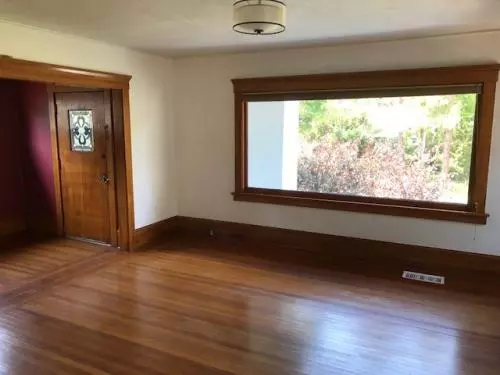 1560 Grand Ave photo 4