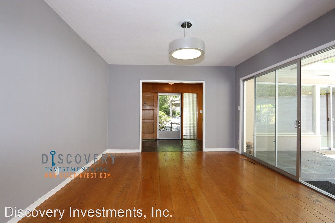 Piedmont Mid-Century 5 Bedroom 4.5 Bathroom Home photo 3