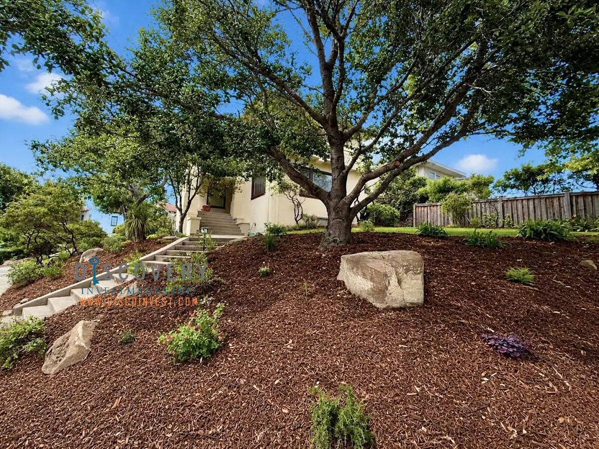 Comnig Soon! Coveted Traditional Piedmont Home photo 5
