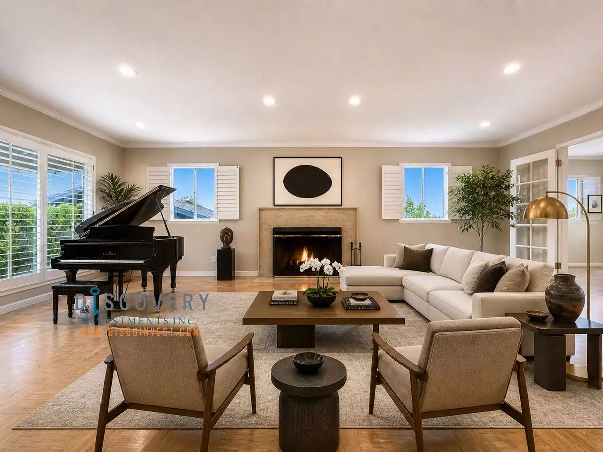 Refined Piedmont Residence With Timeless Mid-centry Appeal photo 5