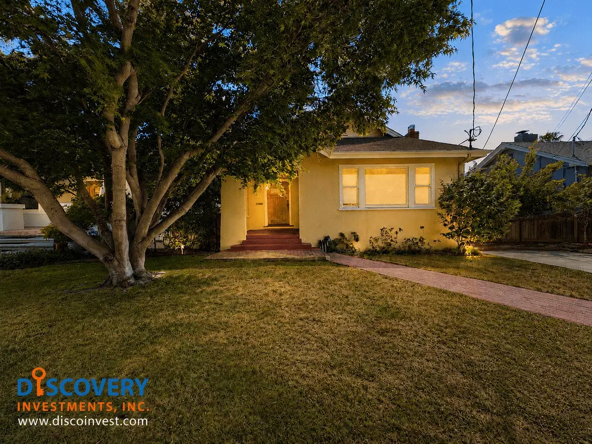 Sophisticated And Spacious Piedmont Craftsman Home photo 2