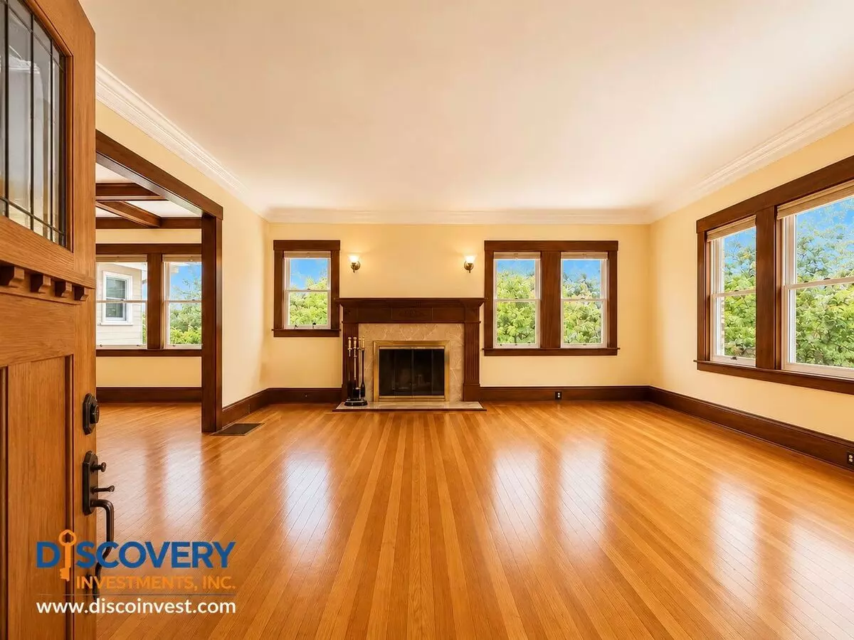 Sophisticated And Spacious Piedmont Craftsman Home photo 3