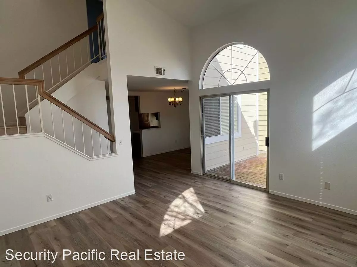 320 Wildrose Cir photo 5