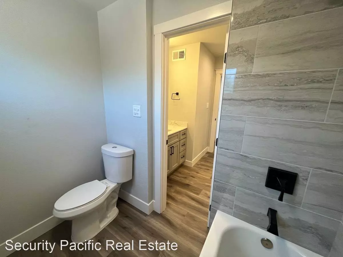 904 Tara Hills Dr. photo 3
