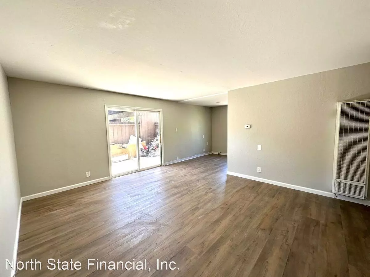 405 E. Santa Fe Avenue photo 3