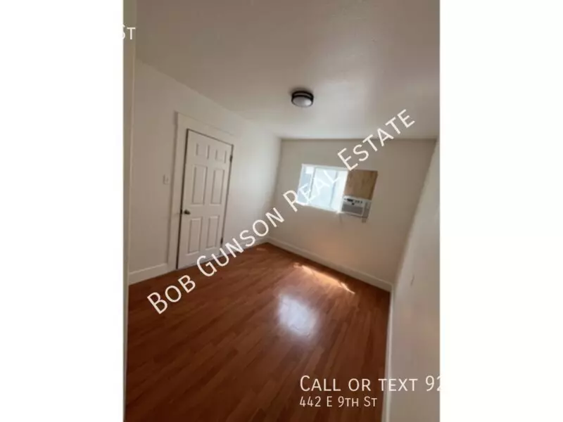 442 E 9th St photo 2