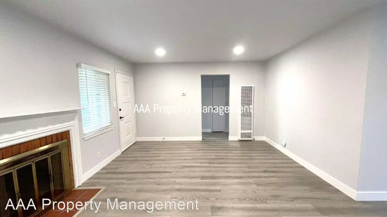 400 Lenox Ct. photo 4