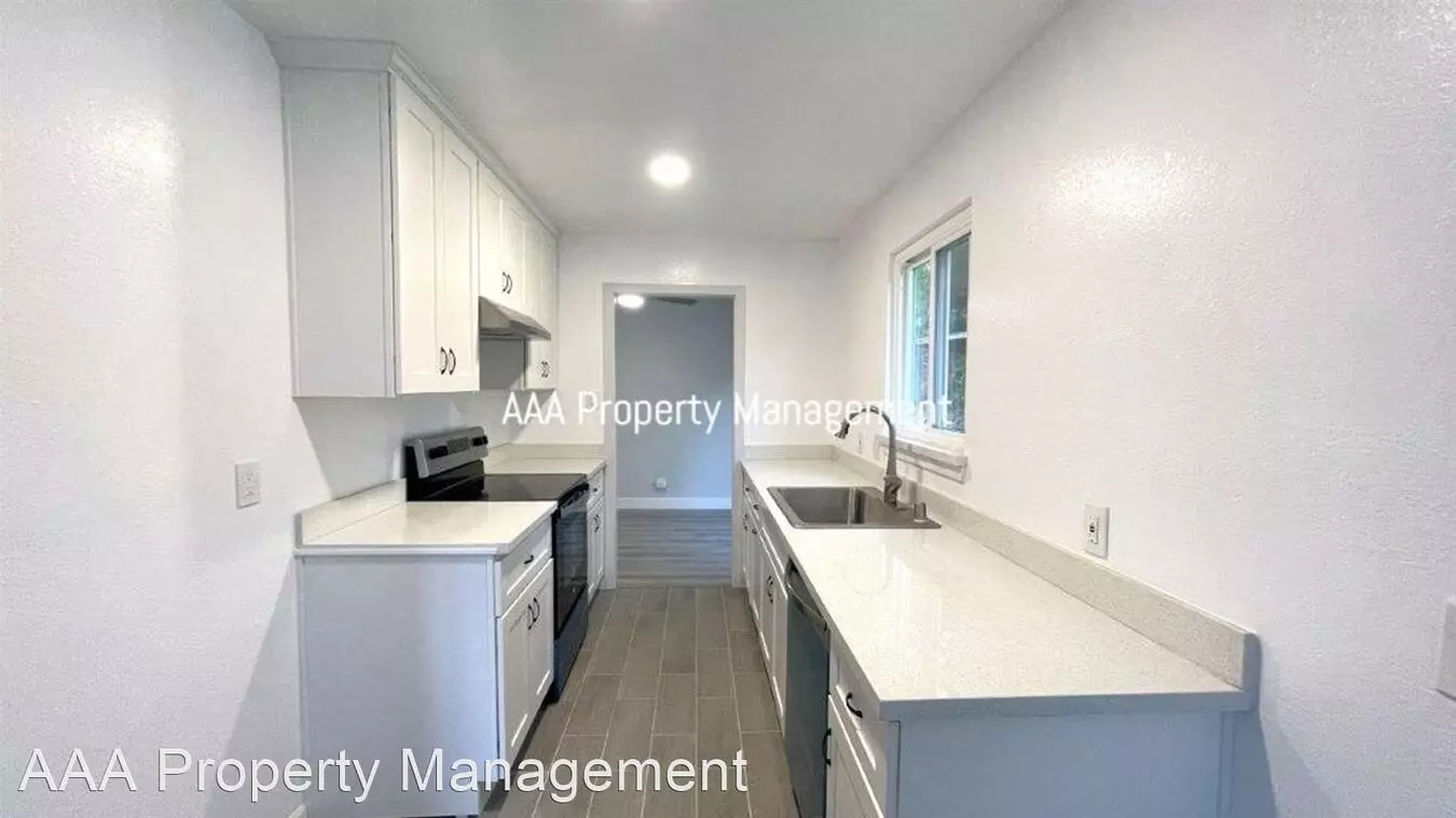 400 Lenox Ct. photo 5