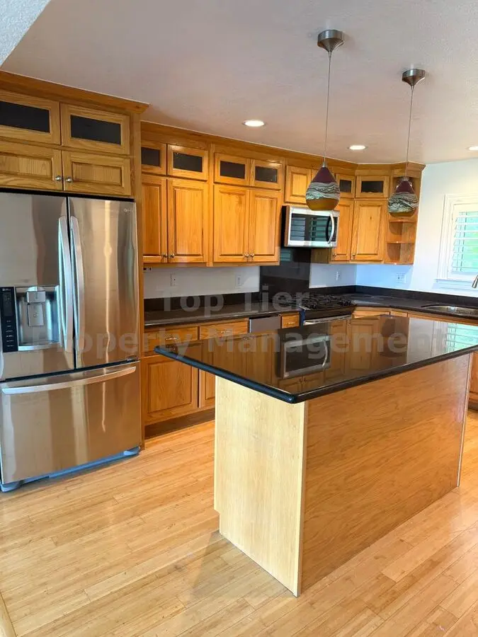 Amazing Views In This Beautiful 2 Bed / 2.5 Bath / 1,472 Sqft Pleasant Hill Townhouse Available Now For Lease! photo 5