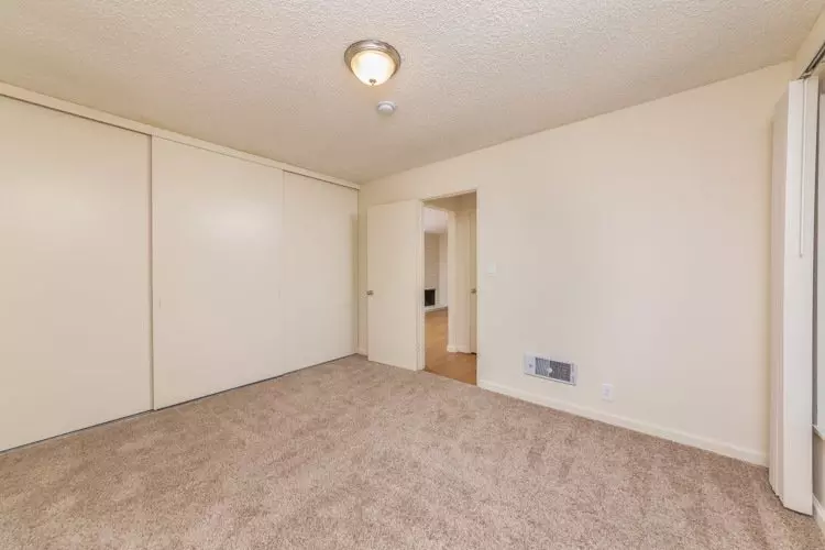 Camelback North Apartments CNM photo 2