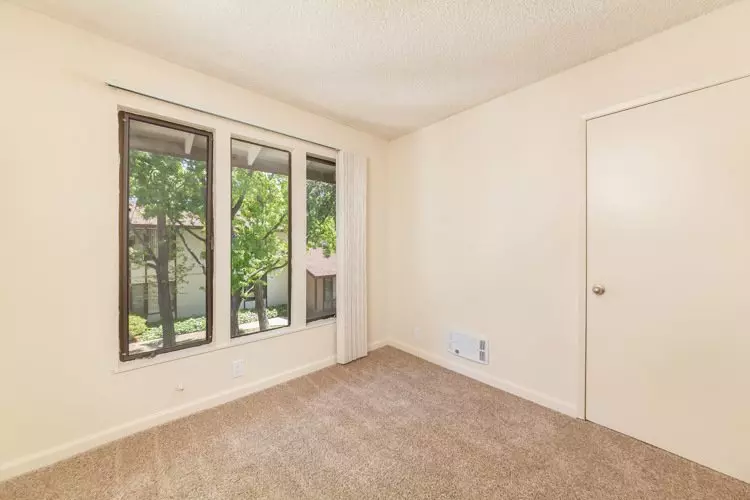 Camelback North Apartments CNM photo 5