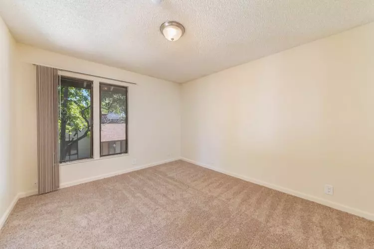 Camelback North Apartments CNM photo 3