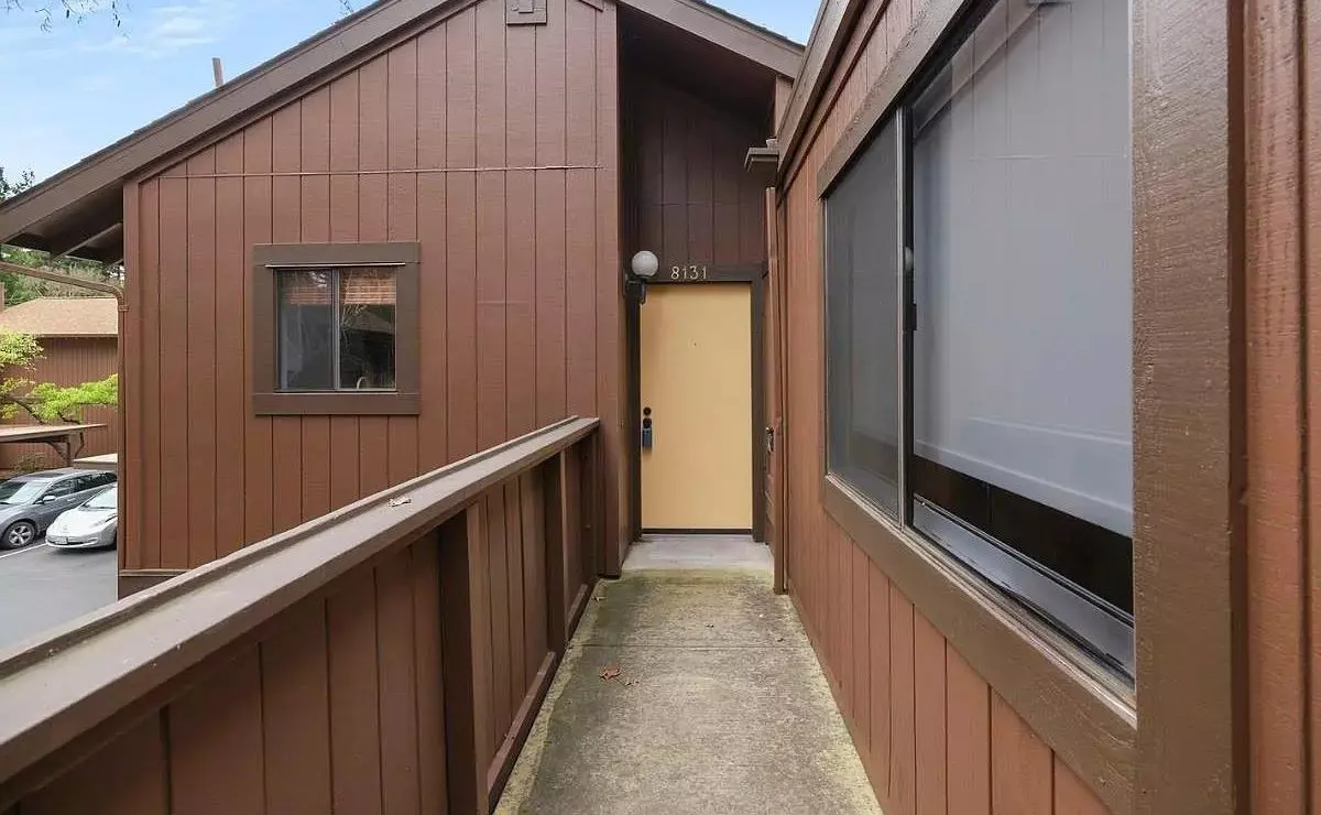 Comfort And Energy Efficiency. As An Upper-floor End Unit, The Home En photo 2
