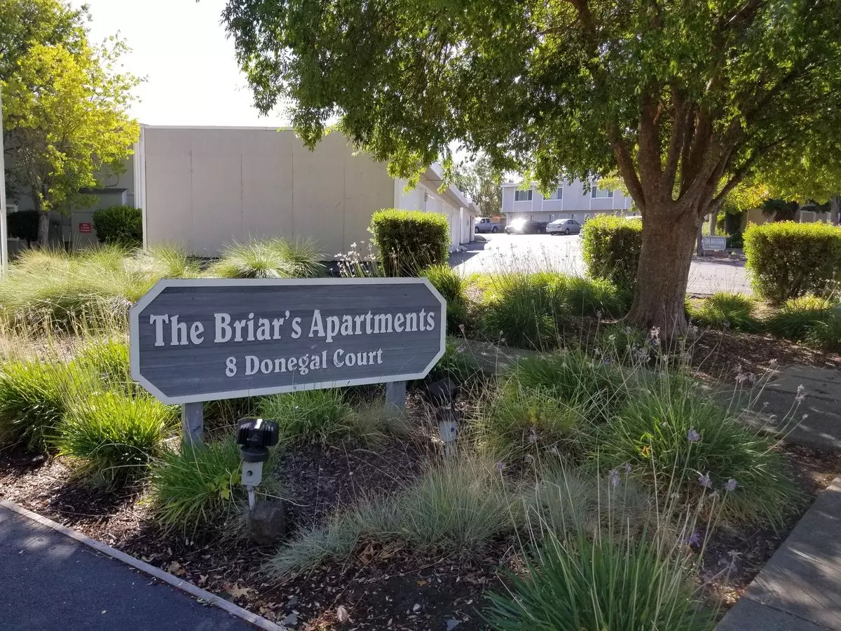 Garden-style complex in great Pleasant Hill photo 4