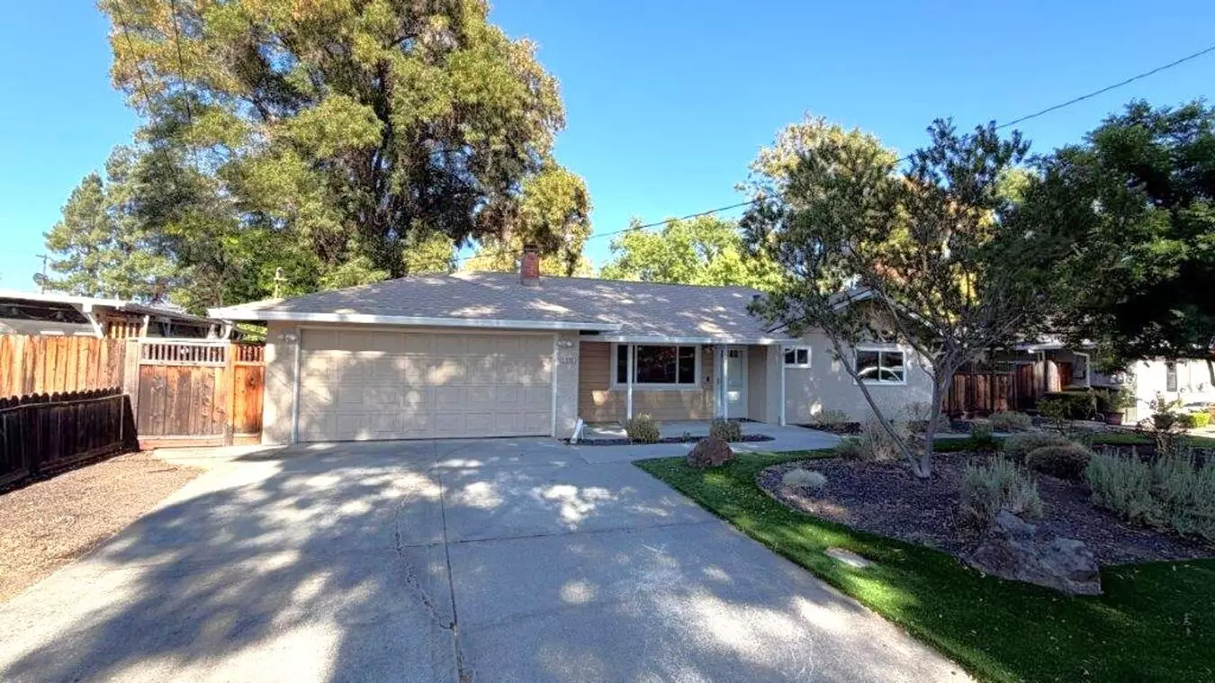 Gregory Gardens P.h. Beautiful 4-bedroom 2 Bath Home W/ 2 Car Garage photo 3