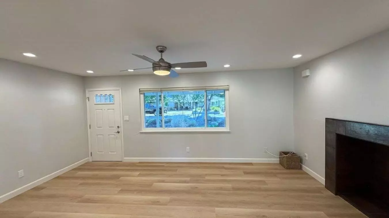 Gregory Gardens P.h. Beautiful 4-bedroom 2 Bath Home W/ 2 Car Garage photo 2