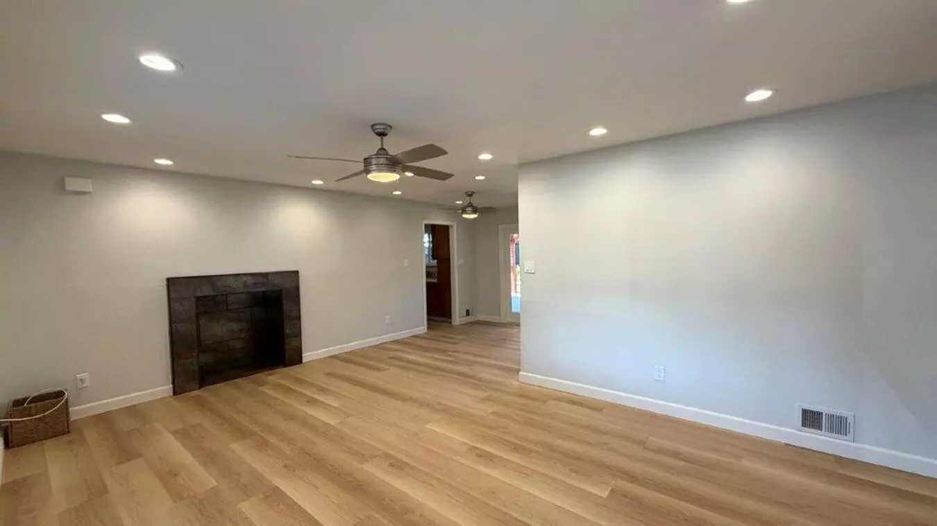 Gregory Gardens P.h. Beautiful 4-bedroom 2 Bath Home W/ 2 Car Garage photo 4