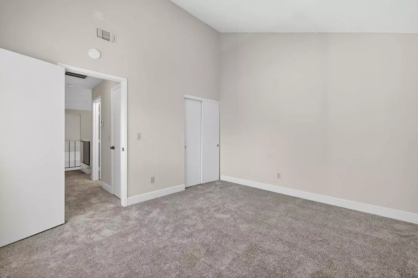 Newly Renovated 3/2.5 Bath End-unit Townhome With Vaulted Ceilings – Minutes To I-680 &amp; Downtown! photo 3