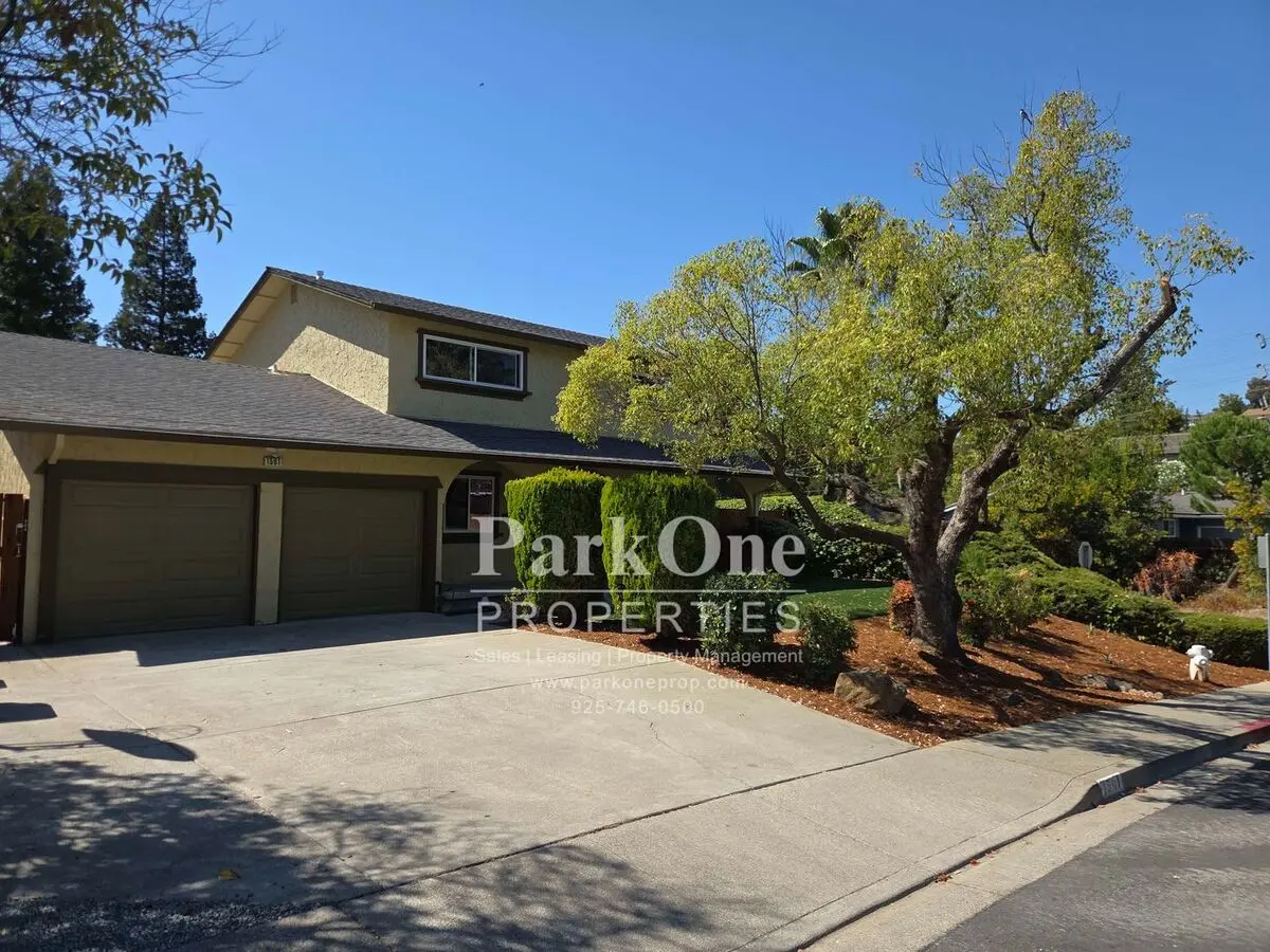 Newly Renovated 3/2.5 Bath End-unit Townhome With Vaulted Ceilings – Minutes To I-680 &amp; Downtown! photo 3