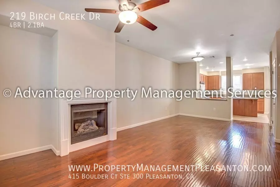 219 Birch Creek Dr photo 3