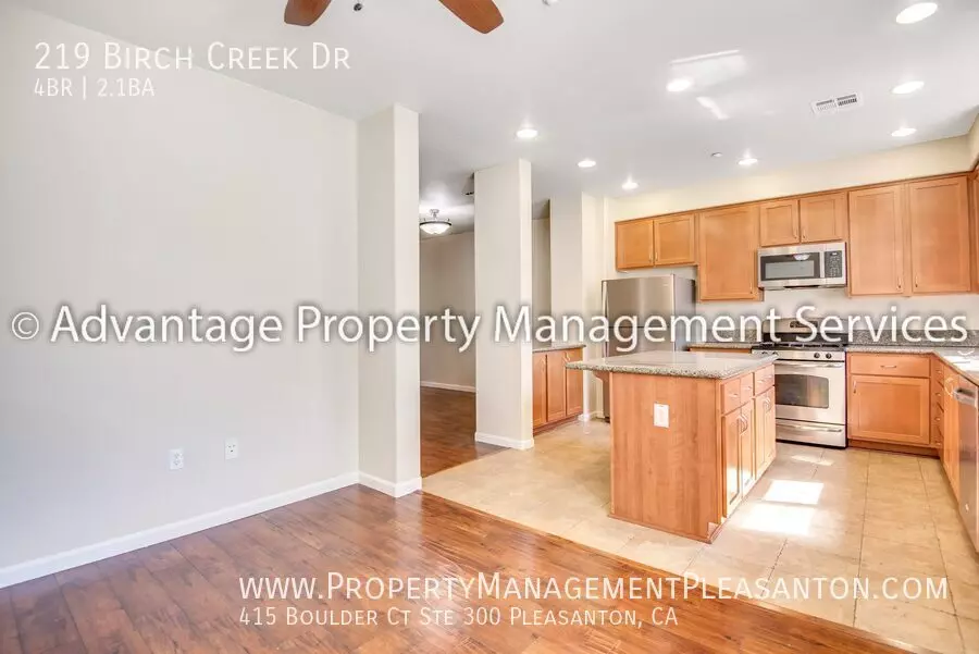 219 Birch Creek Dr photo 5