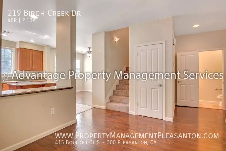 219 Birch Creek Dr photo 4