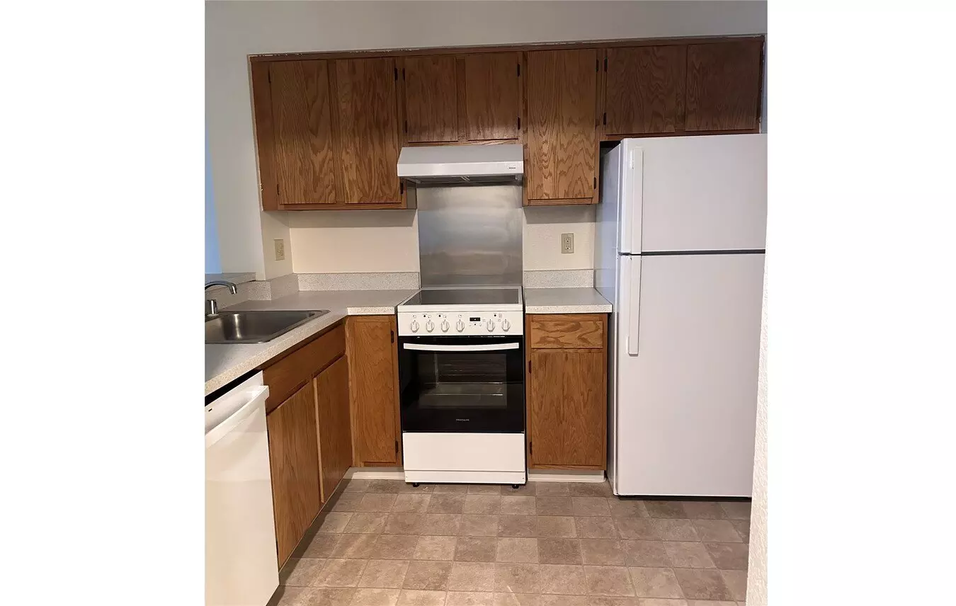 5200 Case Ave photo 3