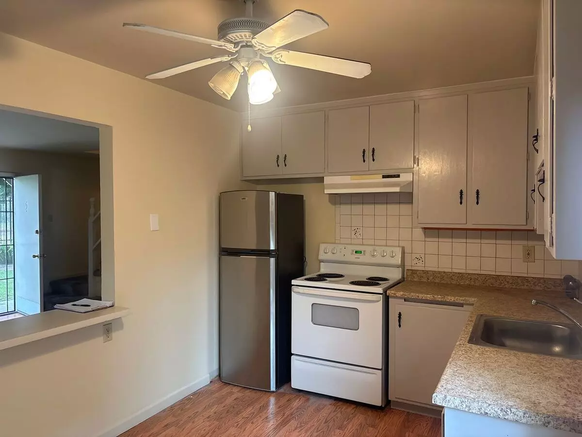 Great Apartment Near Downtown Pleasanton! photo 4