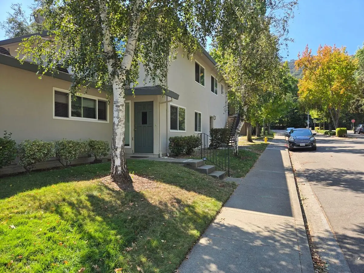 Sharp 4 Bedroom 2 Bath Great Neighborhood In Pleasanton