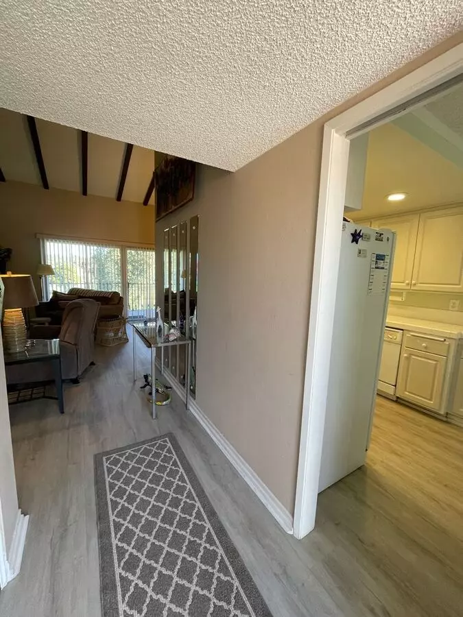 Charming 3br/2ba Updated Fully Furnished Vacation Rental W/ Golf Course View photo 2