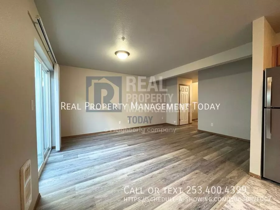 10504 140th Street Court East, Puyallup, WA 98374 photo 2