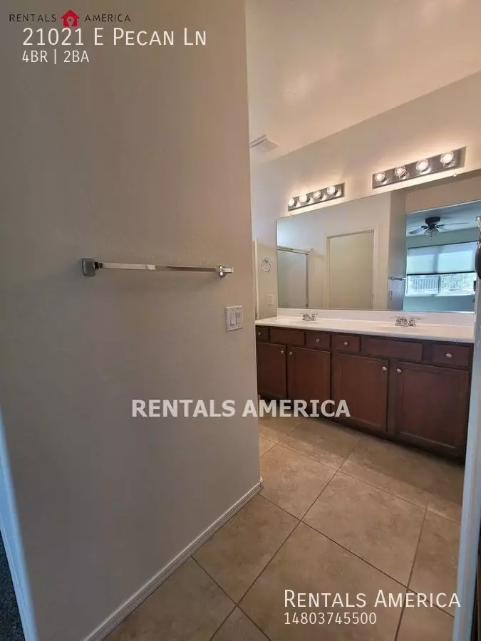 21021 E Pecan Ln photo 4
