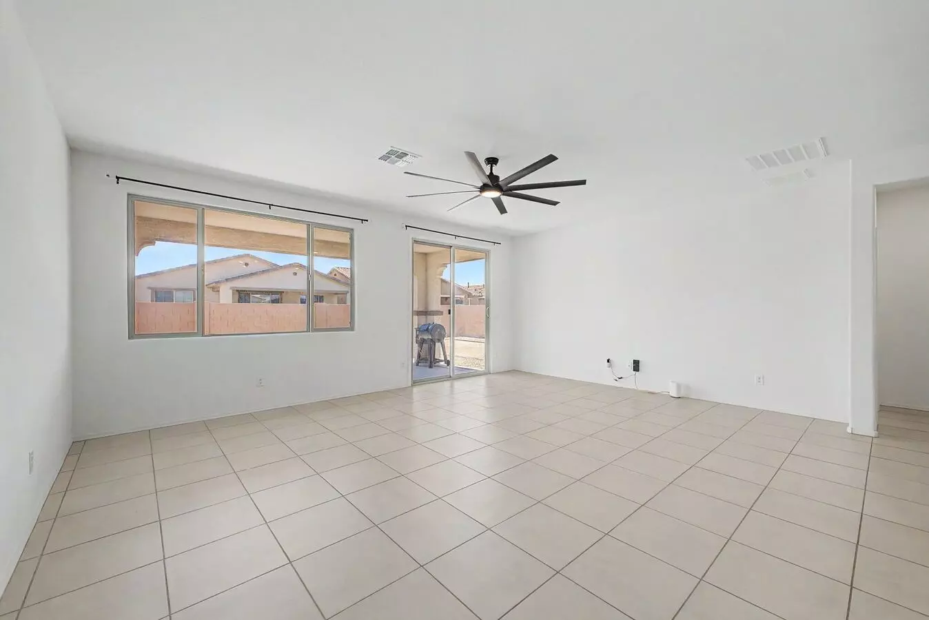 21157 E Canary Wy Queen Creek, AZ 85142 photo 2