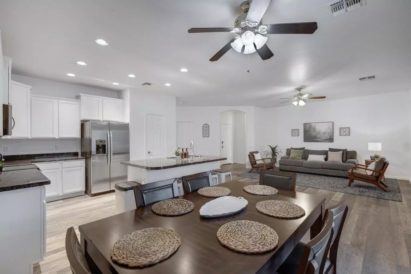 39312 North Jay Circle, San Tan Valley, AZ 85140 photo 3