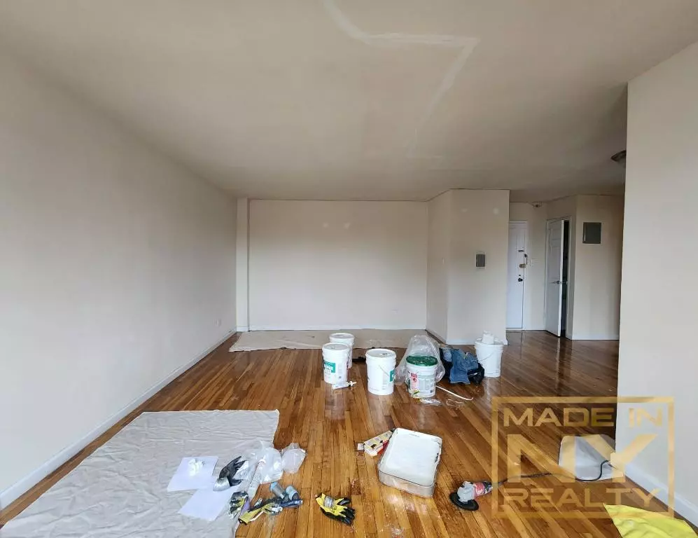 25-61 Parsons Boulevard photo 3