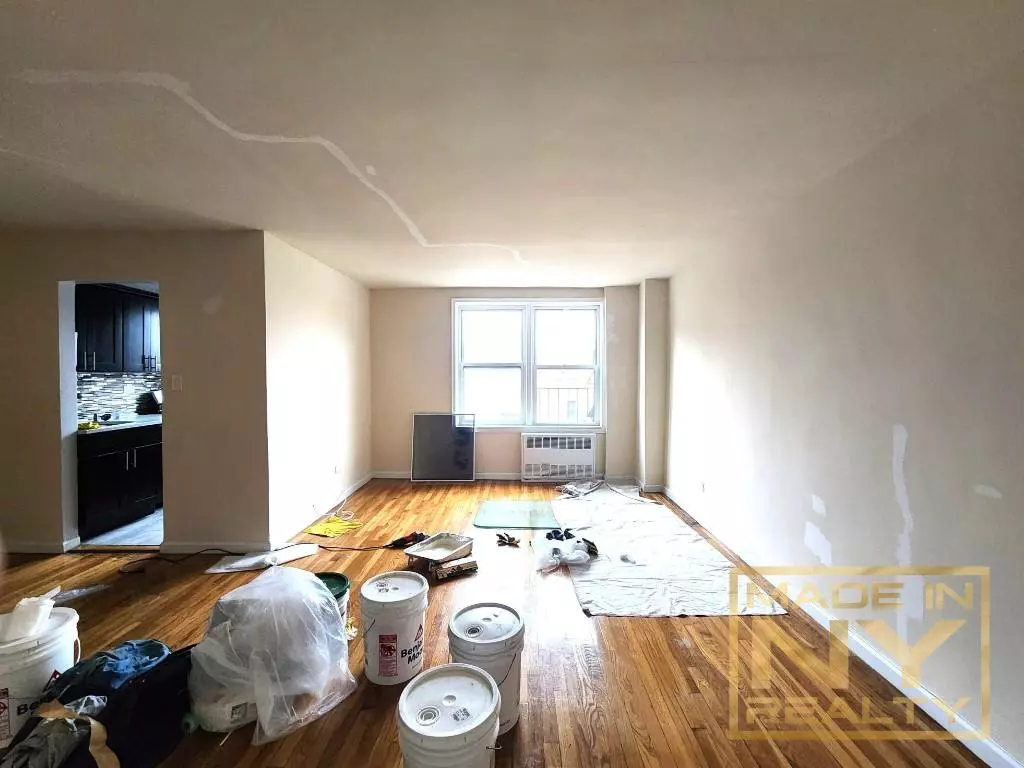 25-61 Parsons Boulevard photo 4