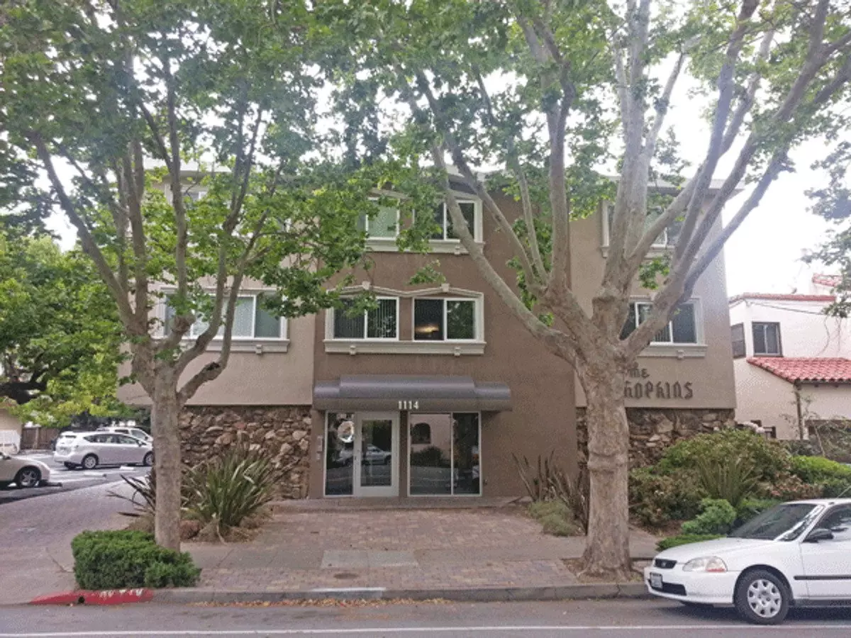1114 Hopkins Ave photo 4