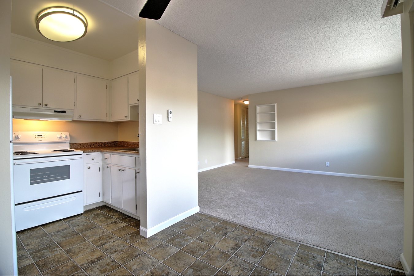 130 Arch St photo 3