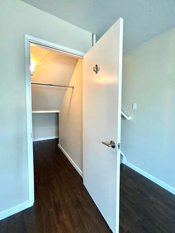 1587 Oxford Street, Redwood City, CA 94061 photo 3