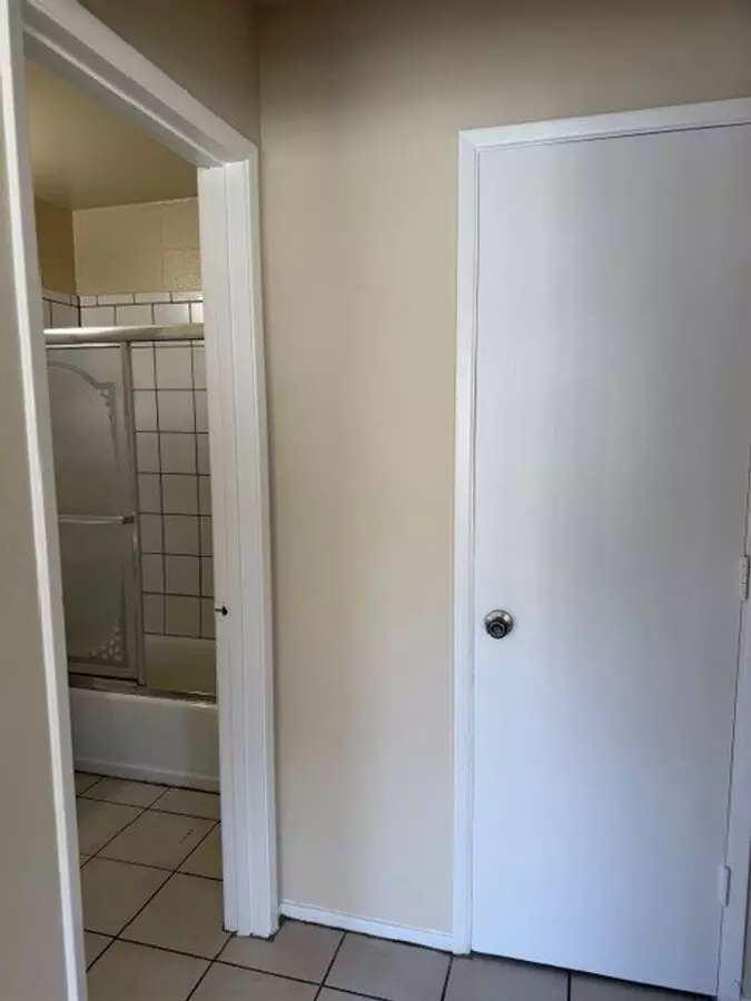 1728 Broadway photo 5
