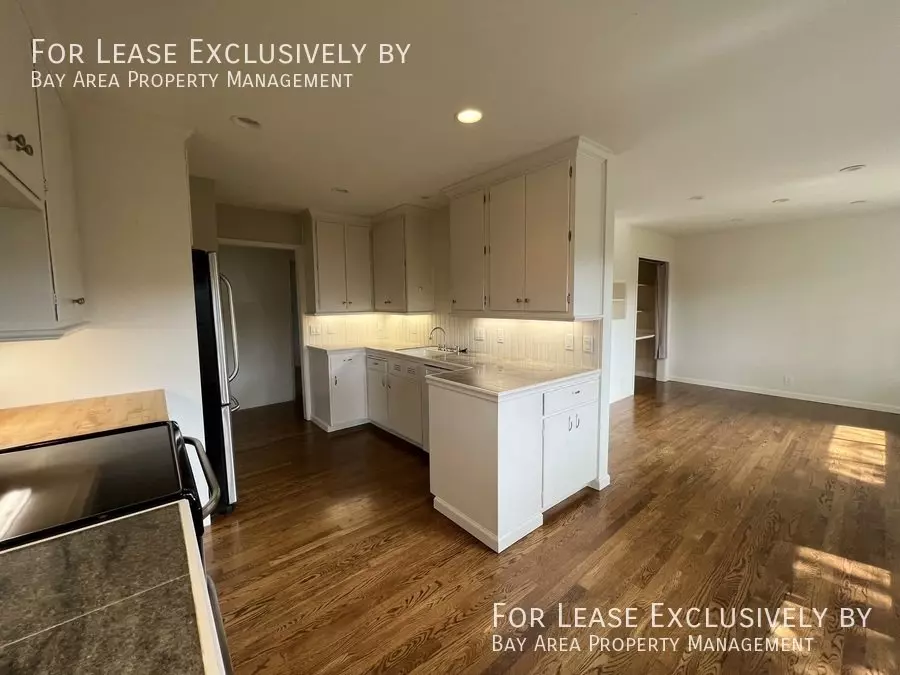 2065 Nassau Dr photo 2