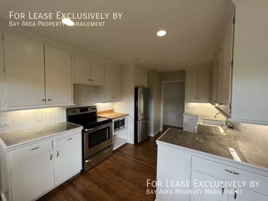 2065 Nassau Dr photo 4