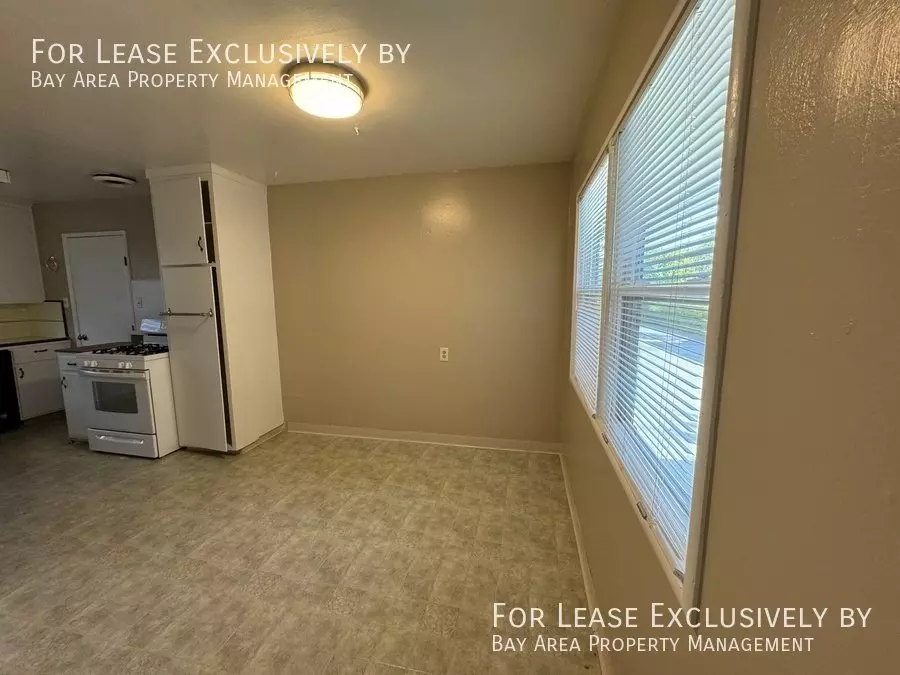 330 Orchard Avenue, Redwood City, CA 94061 photo 3