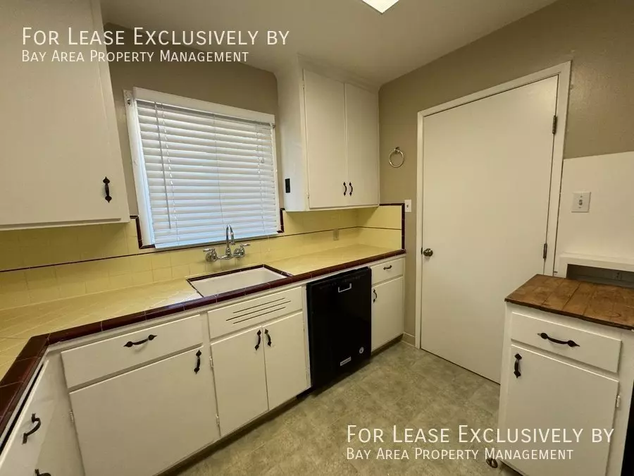 330 Orchard Avenue, Redwood City, CA 94061 photo 4