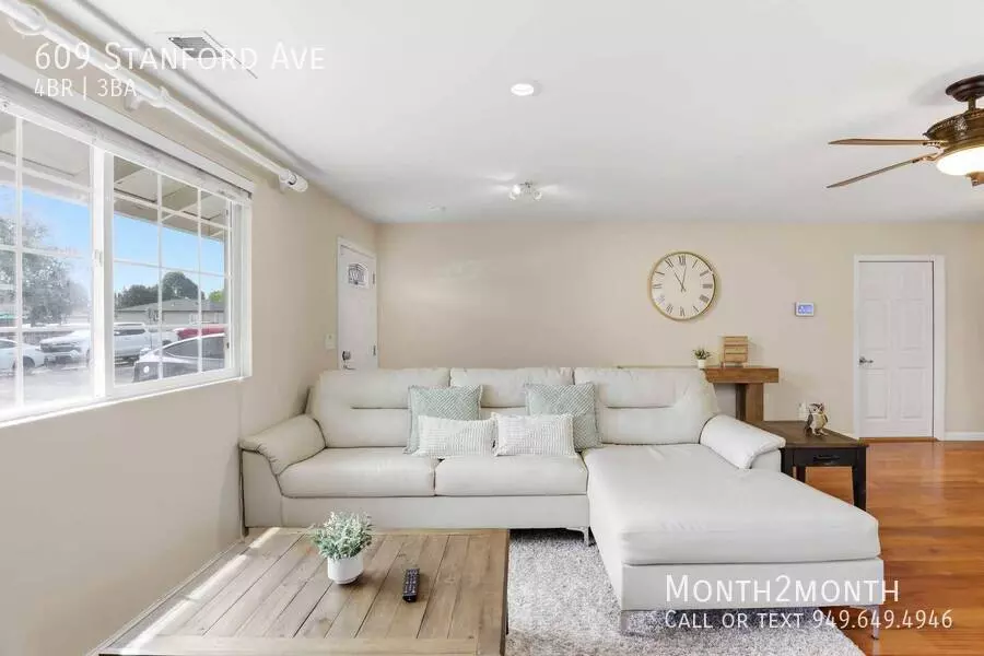 609 Stanford Ave photo 3