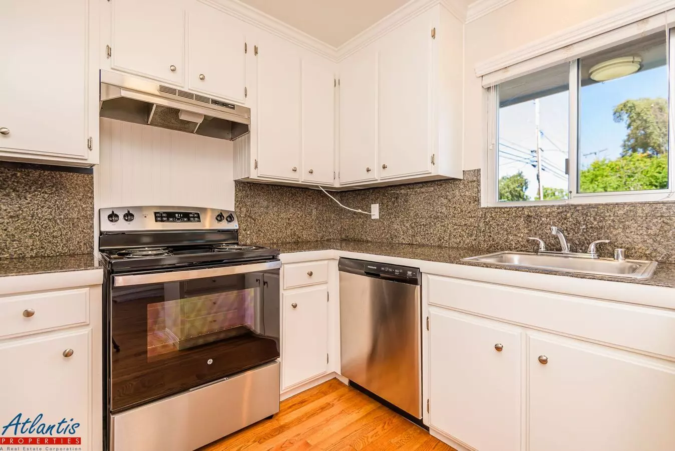 Beautiful Townhouse | Gated Community photo 5