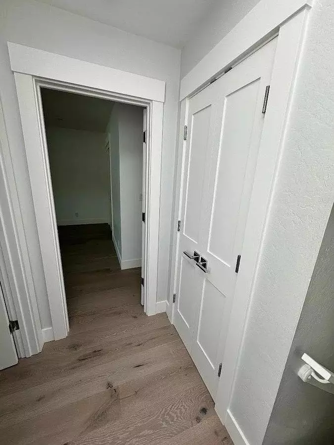 Fully Remodeled Townhouse With Designer Finishes photo 2